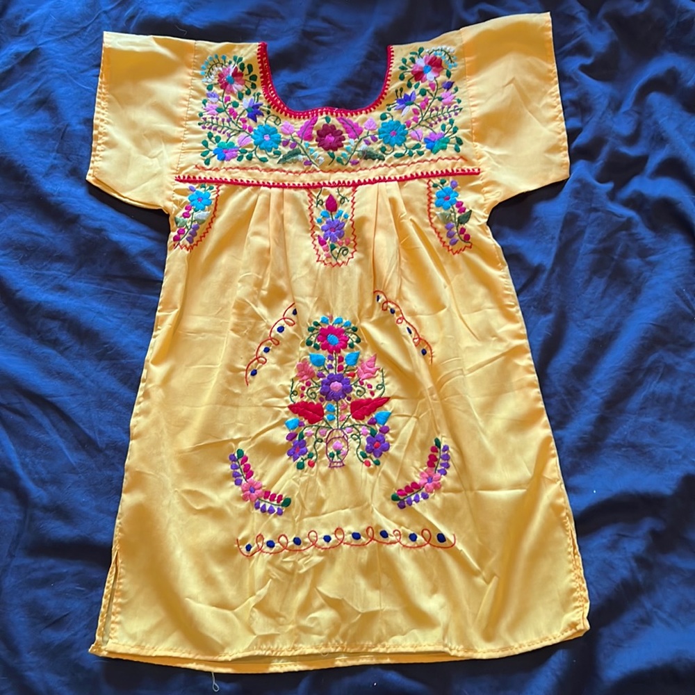 Mexican Mexico embroidered dress 5-6 years